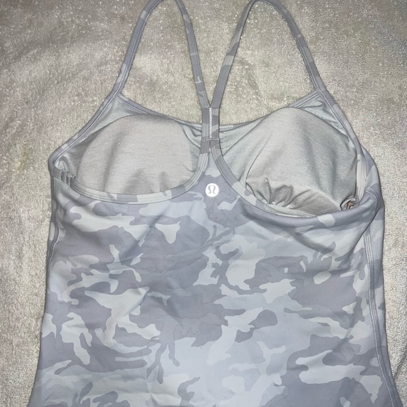 Lululemon white camo y back tank size 6 - Picture 3 of 4
